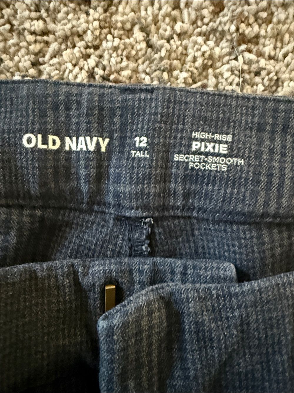 Old Navy Navy Plaid Cropped Straight Pants - Picture 2 of 4